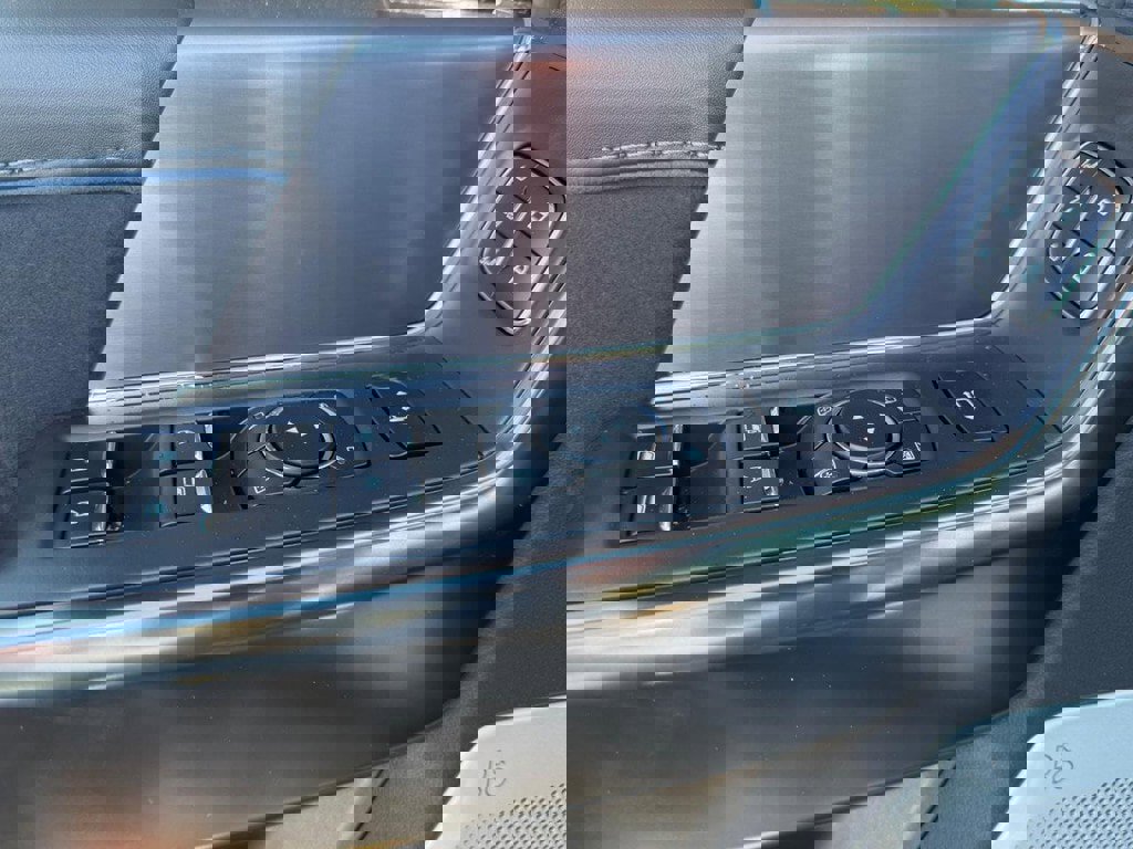 New 2026 Ford F250 Platinum w/ FX4 Off-Road Package image 37