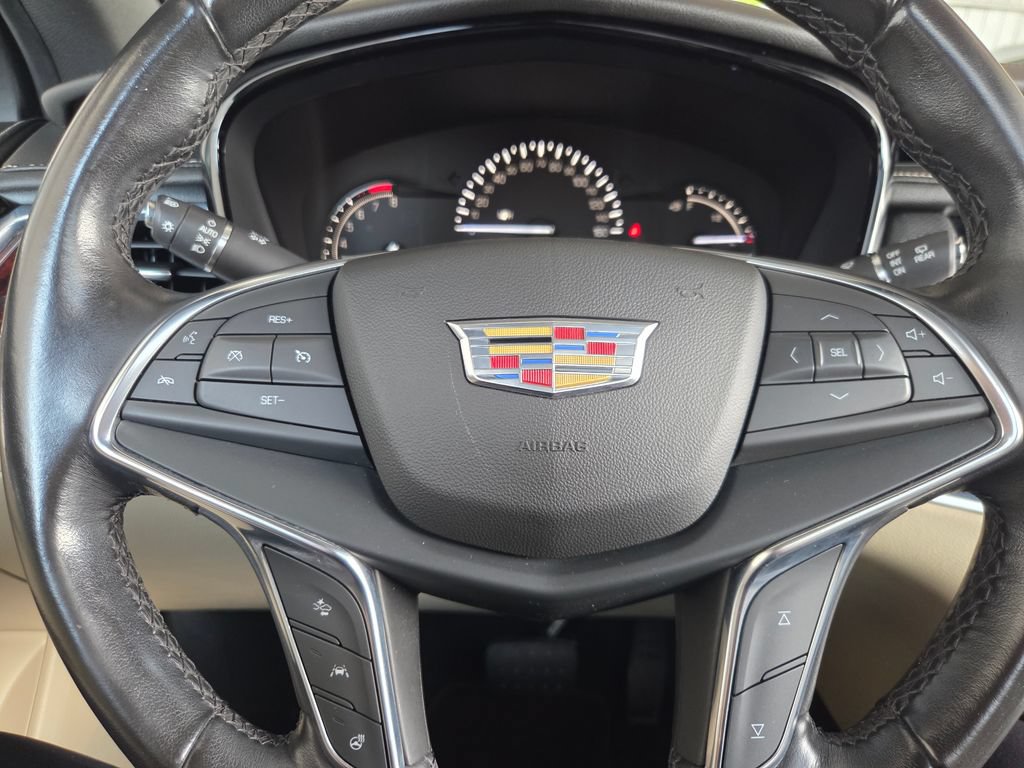 Used 2018 Cadillac XT5 Luxury w/ Driver Awareness Package AWD/4WD image 7