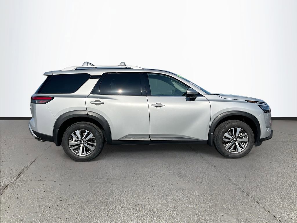 Used 2025 Nissan Pathfinder SL image 8