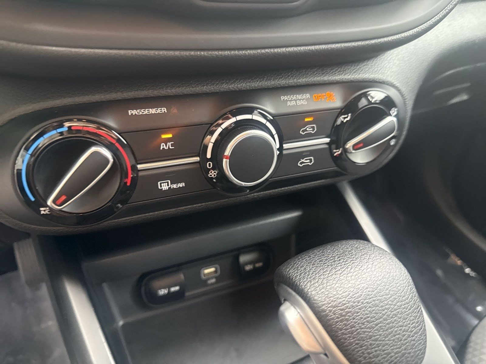 Used 2024 Kia Soul LX w/ Option Group 015 FWD image 19