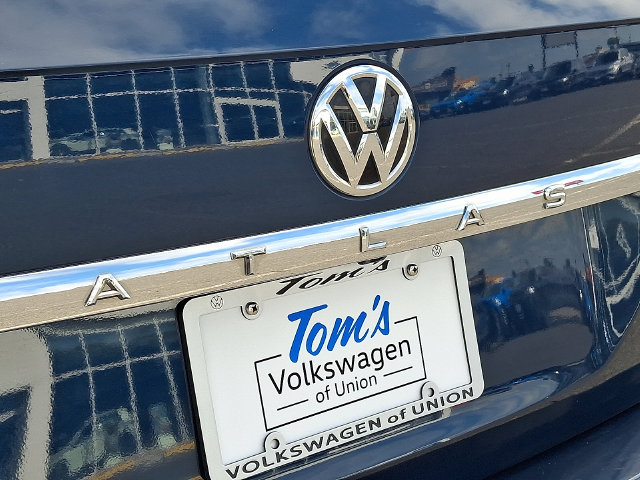 Used 2018 Volkswagen Atlas SEL w/ R-Line Package AWD/4WD image 29