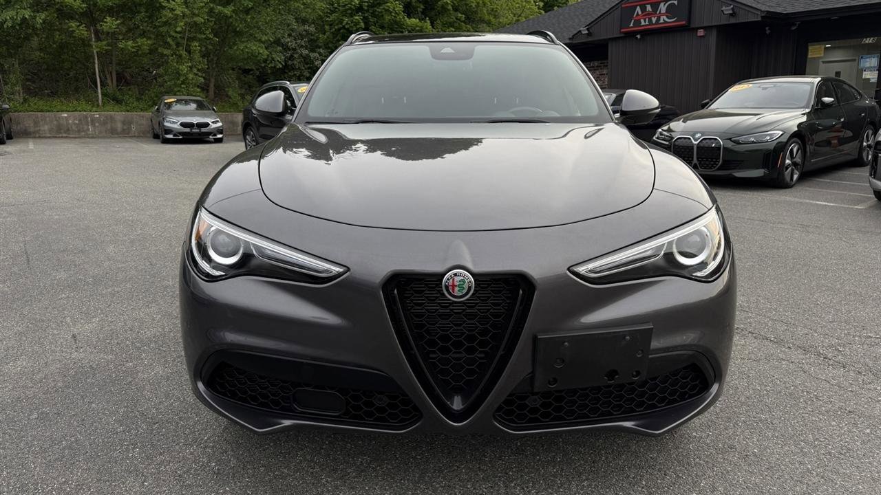 Used 2023 Alfa Romeo Stelvio Sprint AWD/4WD image 15
