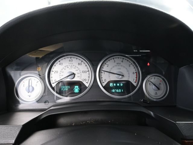 Used 2010 Chrysler Town & Country Touring Plus image 25