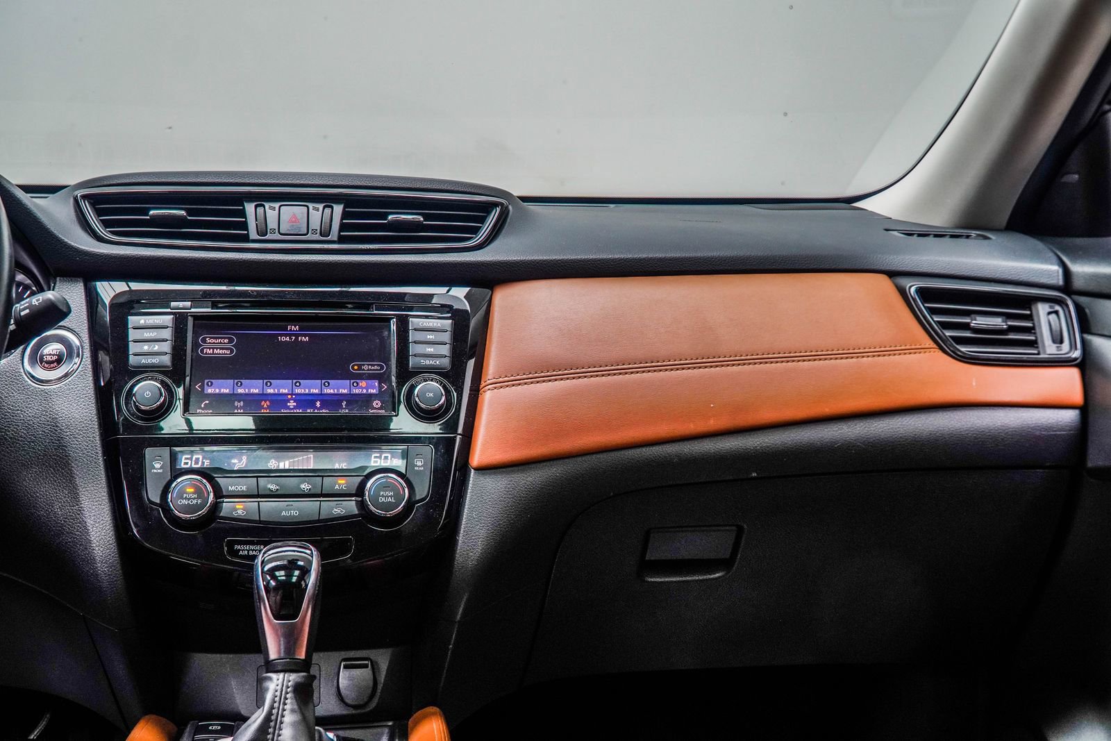 Used 2018 Nissan Rogue SL w/ Premium Package FWD image 18
