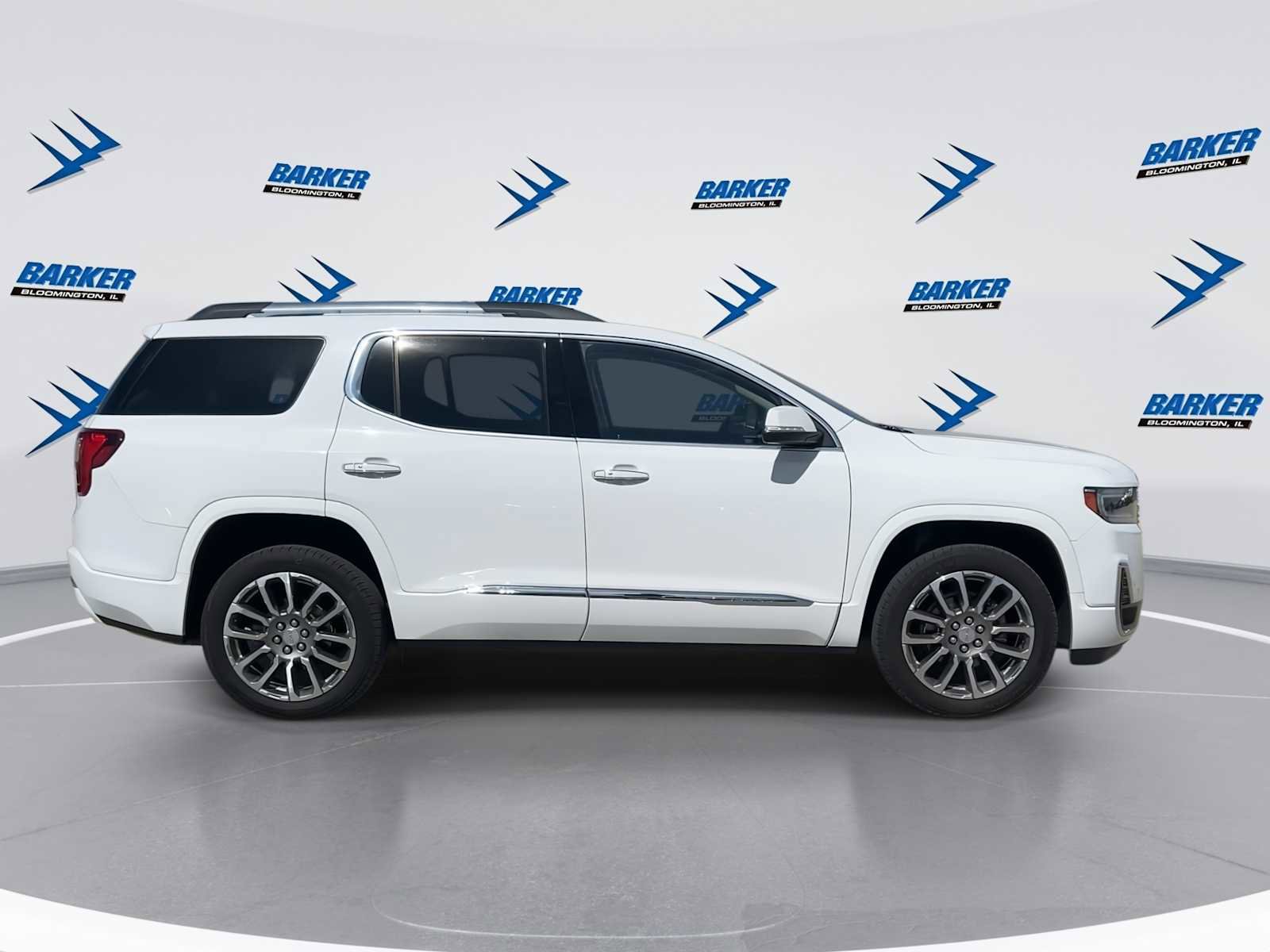 Used 2023 GMC Acadia Denali image 2