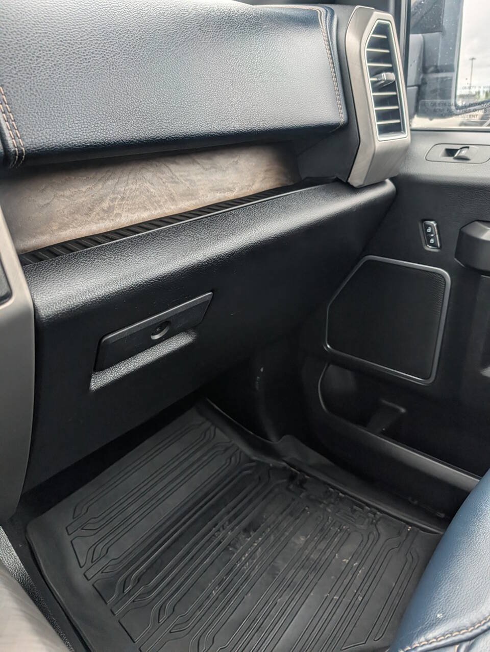 Used 2018 Ford F150 Limited AWD/4WD image 38