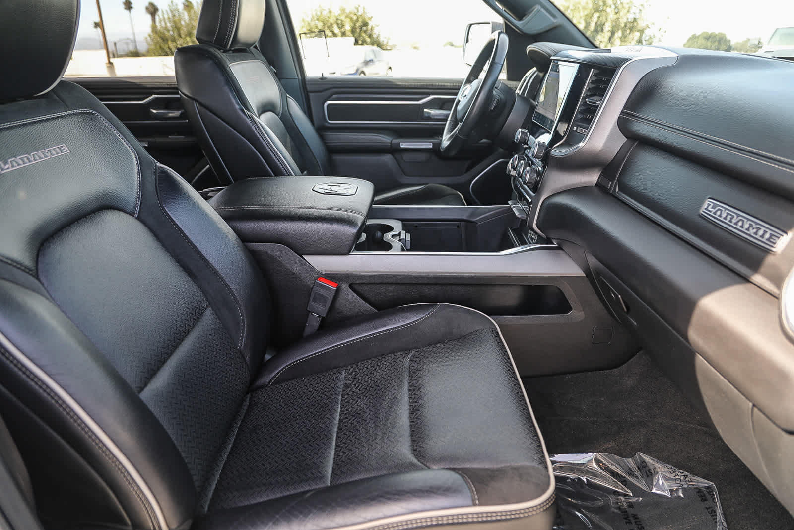 Used 2023 RAM 1500 Laramie AWD/4WD image 16