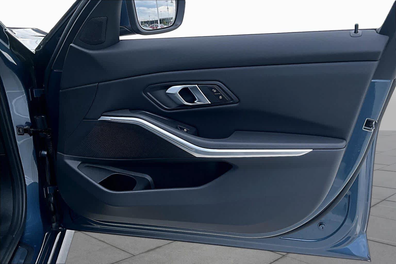 Used 2025 BMW 330i Sedan RWD image 24