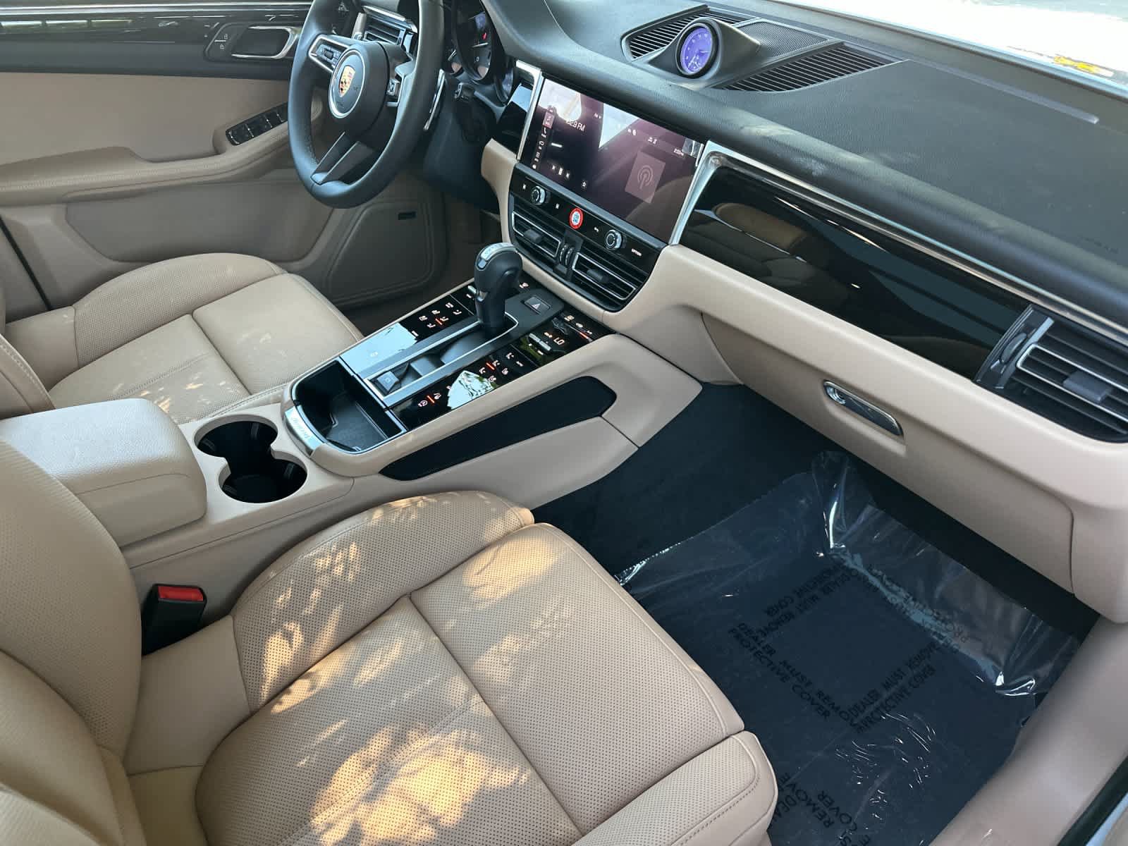 New 2026 Porsche Macan AWD/4WD image 17
