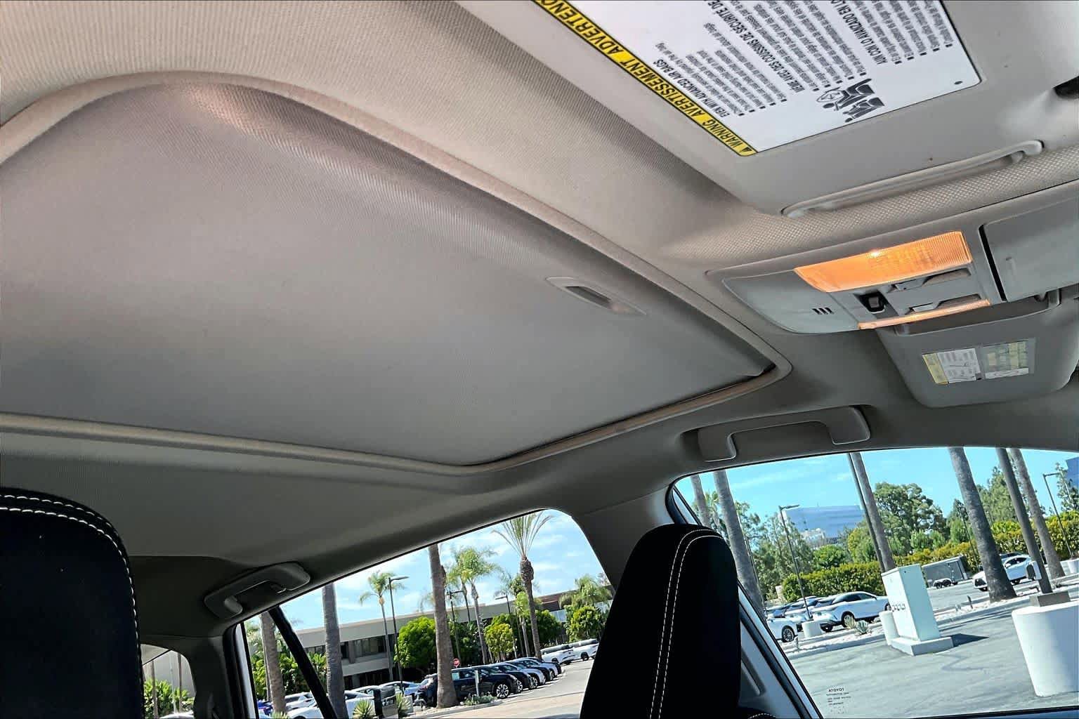 Used 2018 Toyota RAV4 XLE FWD image 12