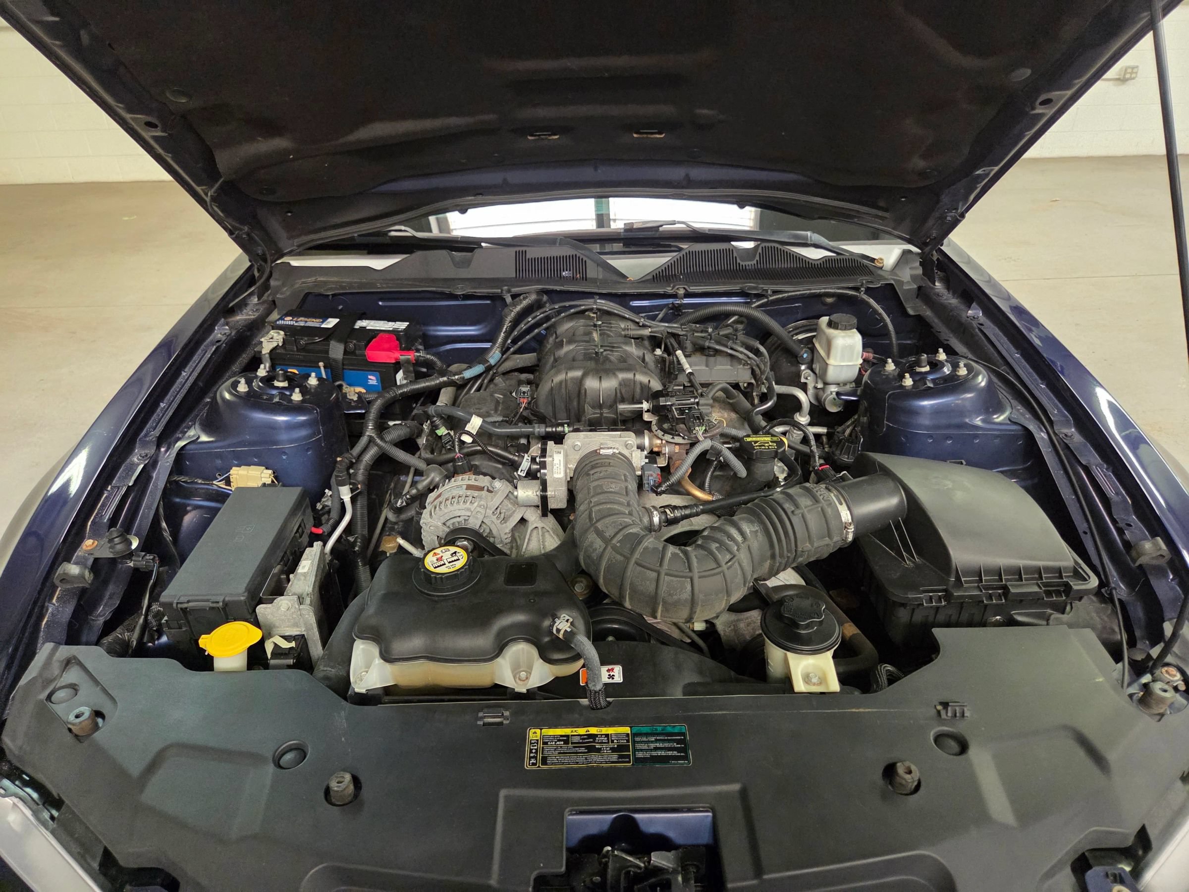 Used 2010 Ford Mustang Convertible RWD image 39
