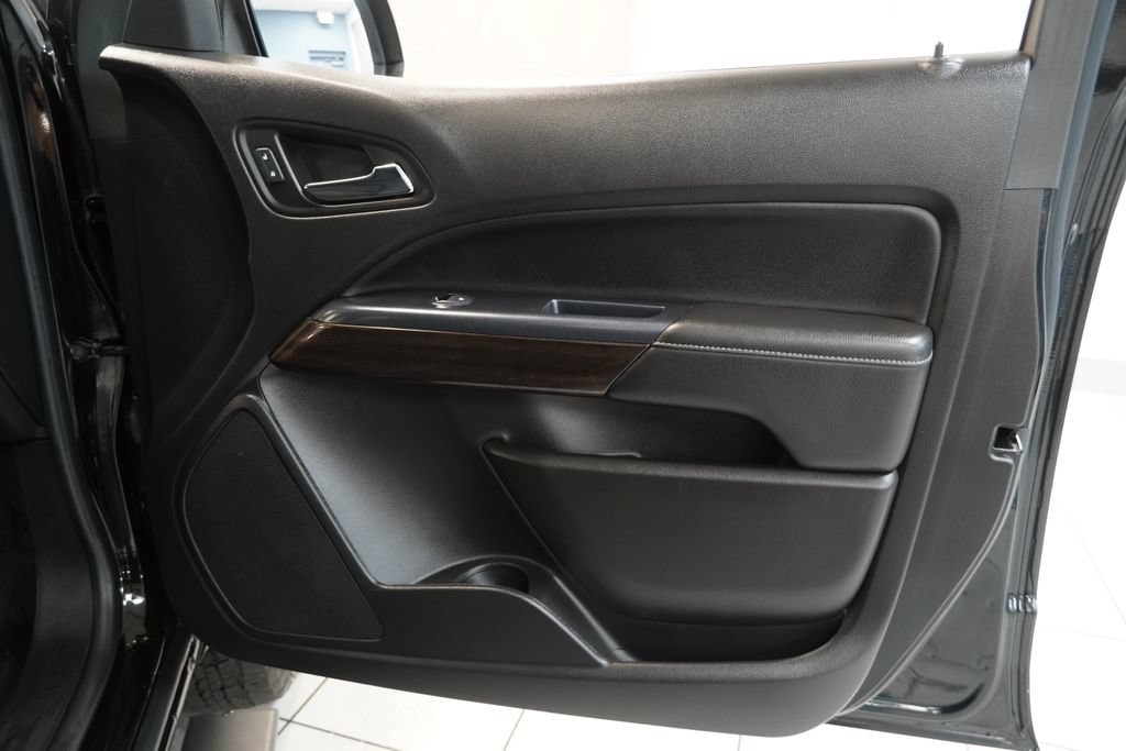 Used 2020 GMC Canyon SLE w/ Elevation Edition AWD/4WD image 29