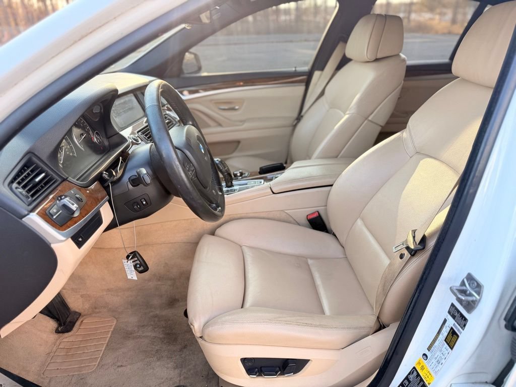 Used 2013 BMW 550i xDrive Sedan AWD/4WD image 14