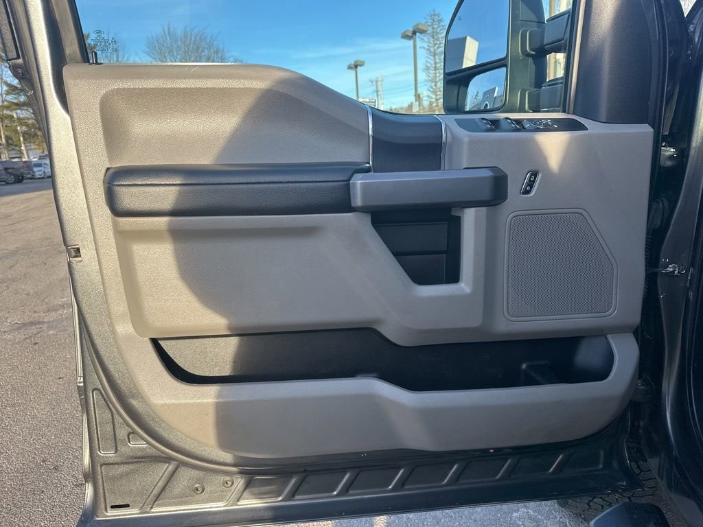 Used 2019 Ford F250 XLT w/ Snow Plow Prep Package image 15