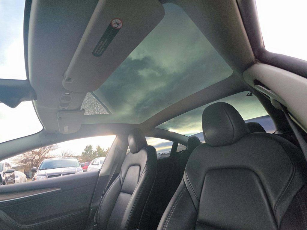 Used 2023 Tesla Model 3 Standard Range image 10