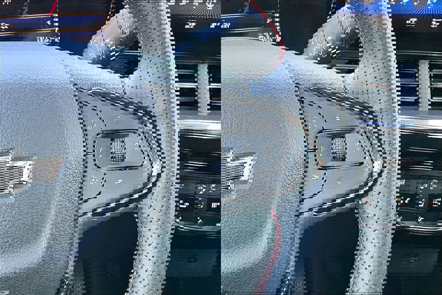 Used 2025 Chevrolet Trax RS w/ Driver Confidence Package image 24