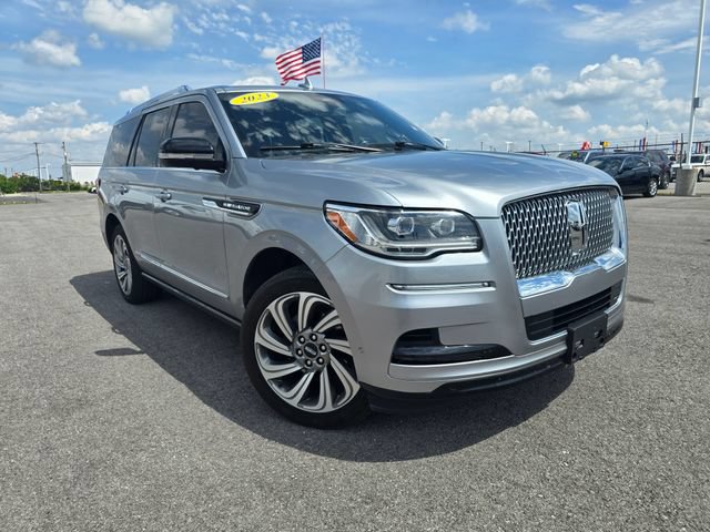 Used 2023 Lincoln Navigator Reserve AWD/4WD image 1