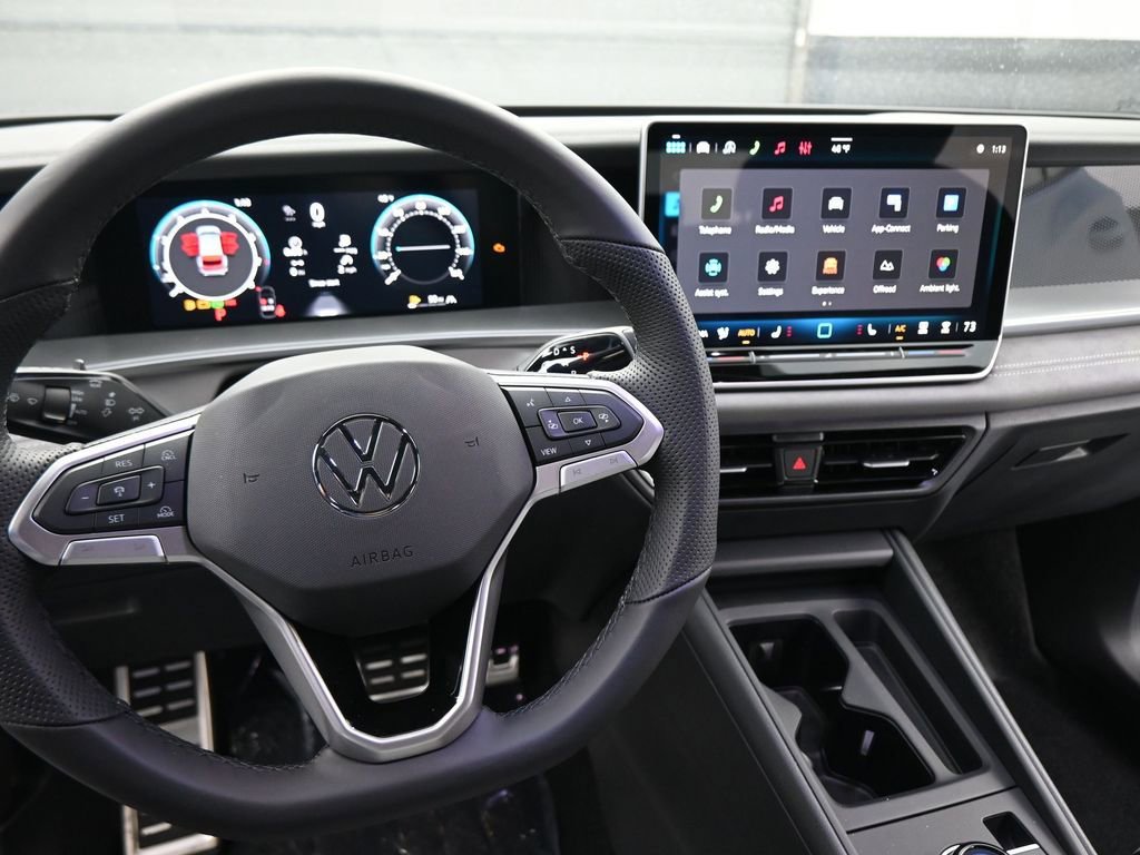 New 2026 Volkswagen Tiguan SE R-Line image 36