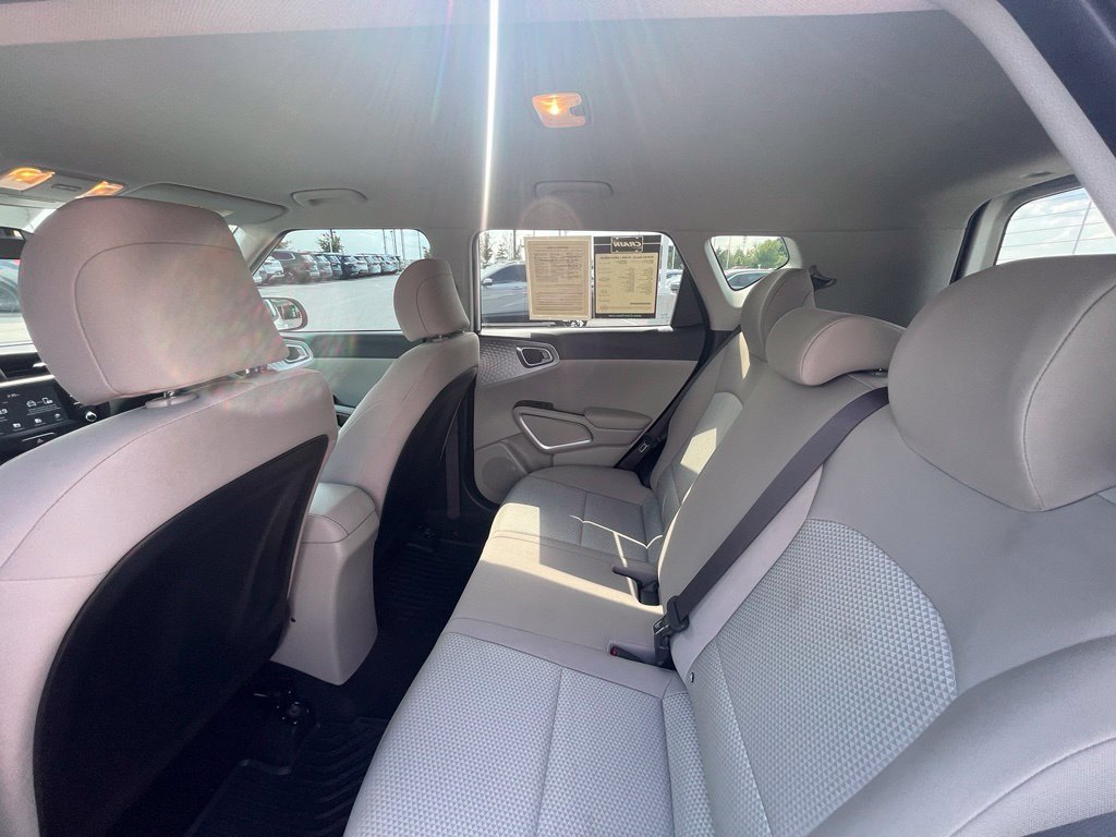 Used 2020 Kia Soul LX FWD image 25