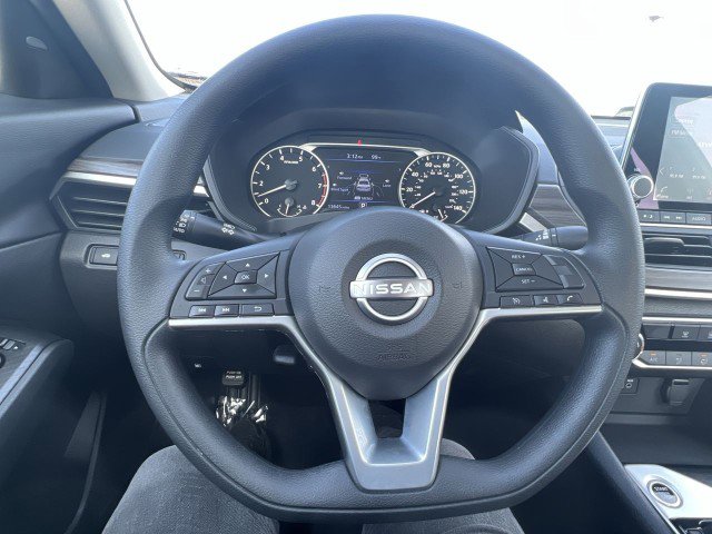 Used 2025 Nissan Altima 2.5 SV image 11