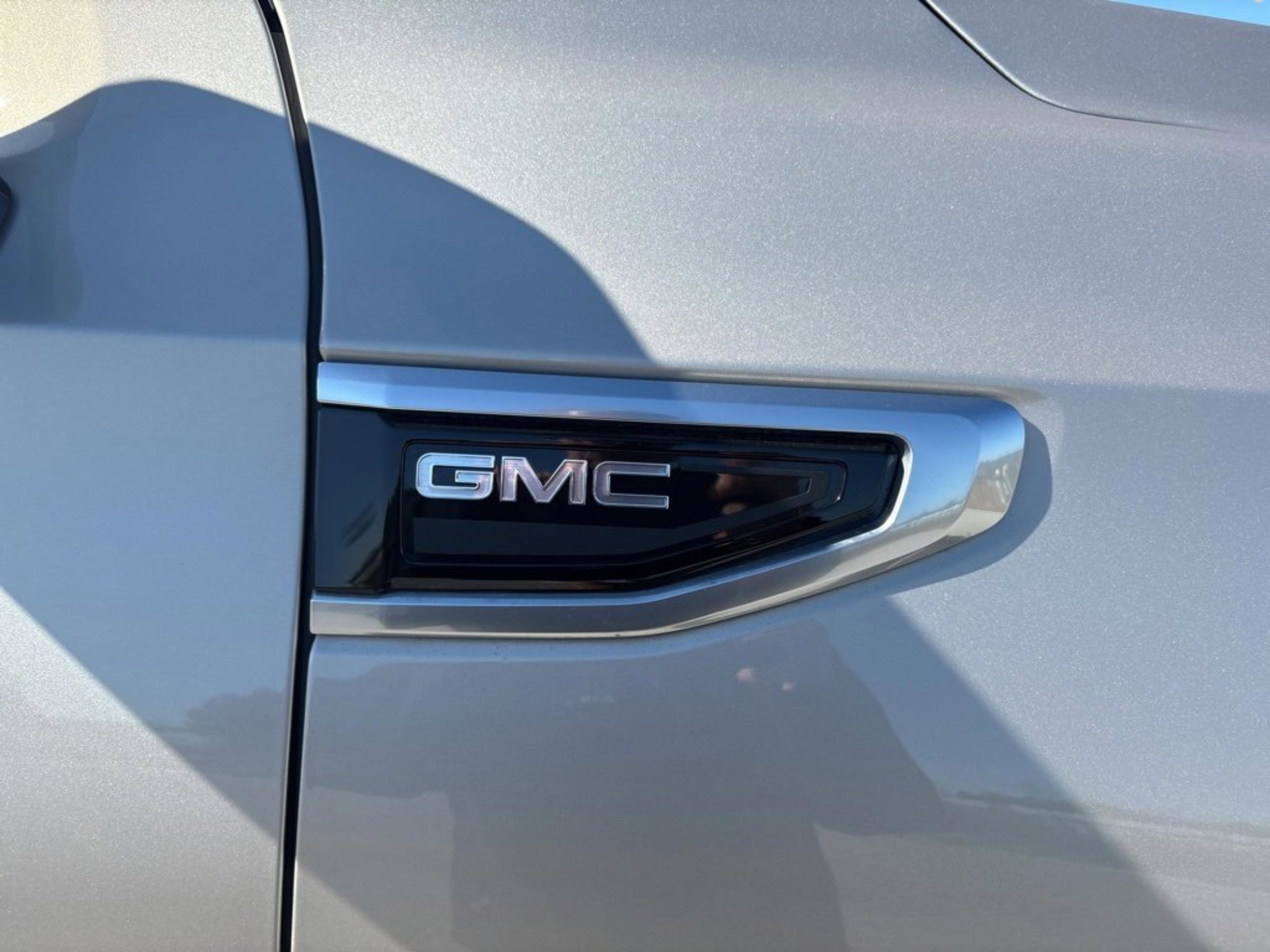 Used 2023 GMC Yukon XL Denali image 50