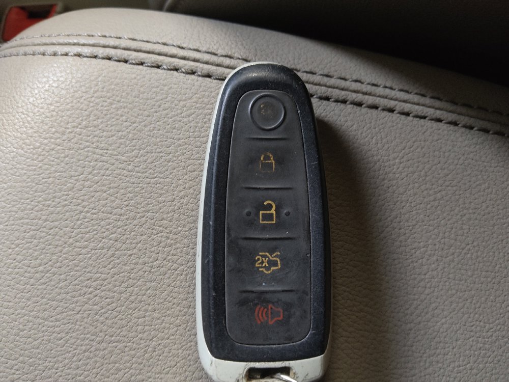 Used 2015 Ford Escape Titanium FWD image 32
