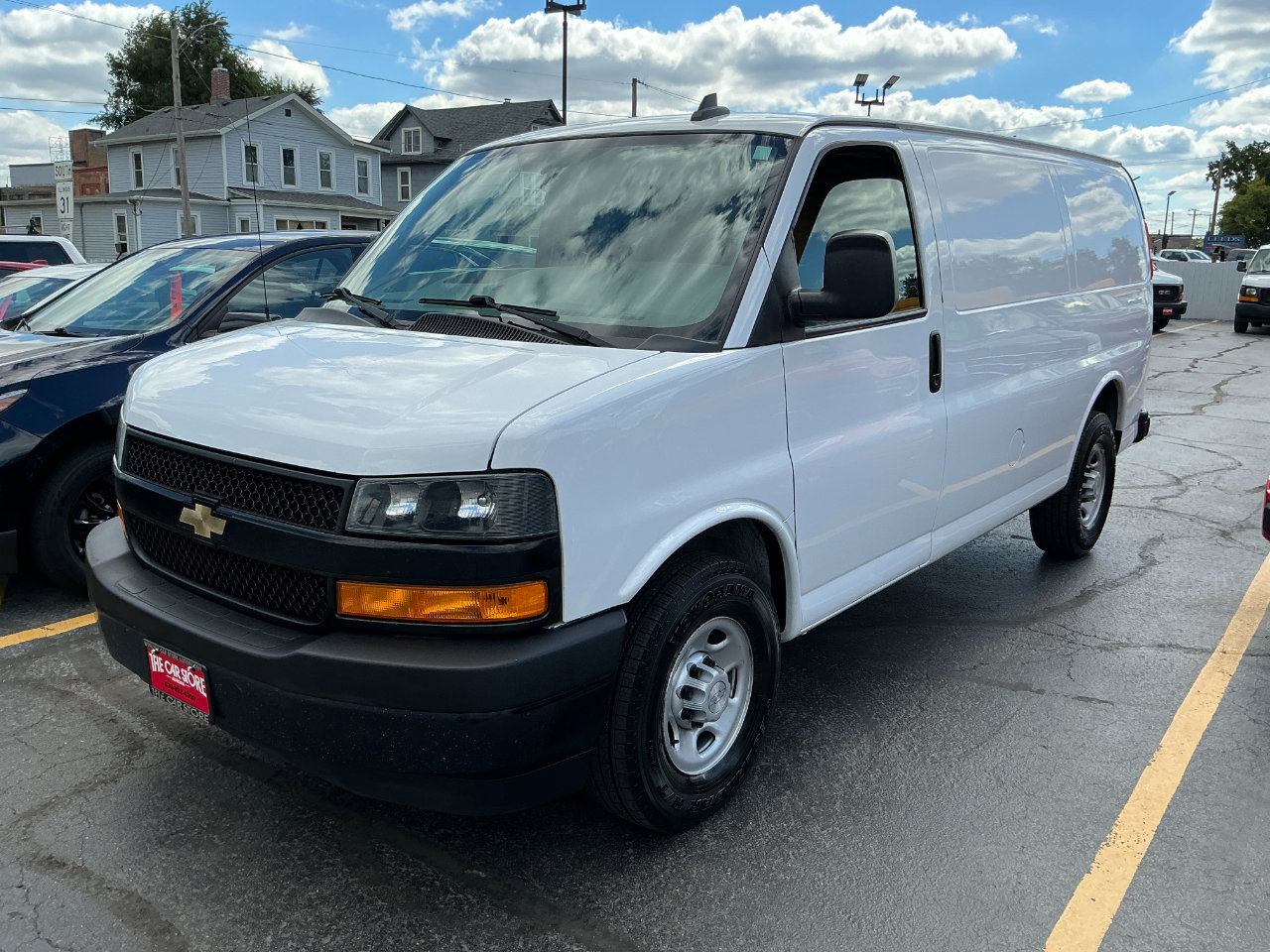 Used 2019 Chevrolet Express 3500 w/ Driver Convenience Package image 5