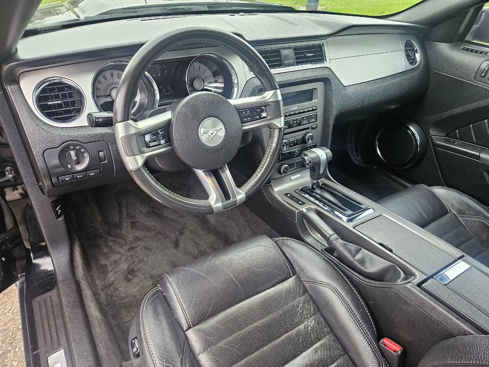 Used 2011 Ford Mustang Premium w/ 202A Rapid Spec Order Code RWD image 12