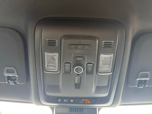 Used 2024 GMC Yukon XL Denali image 25