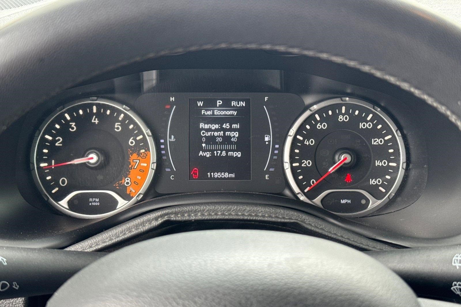 Used 2018 Jeep Renegade Latitude FWD image 19