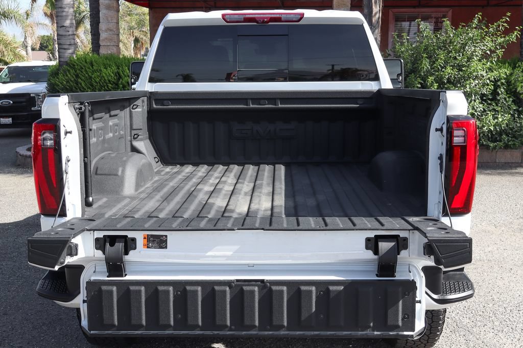 Used 2025 GMC Sierra 2500 Denali w/ Denali Reserve Package AWD/4WD image 9