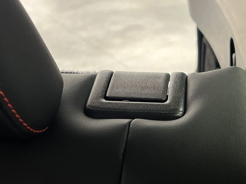 Used 2025 Nissan Rogue SV image 14