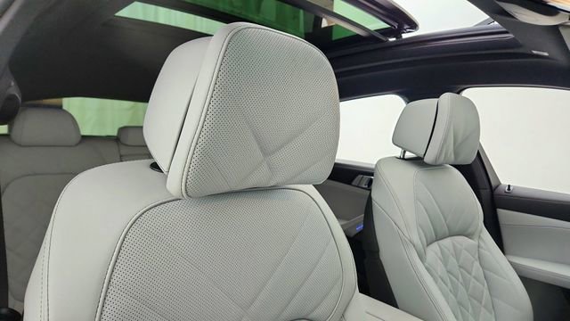 Used 2026 BMW X6 xDrive40i w/ Climate Comfort Package image 23