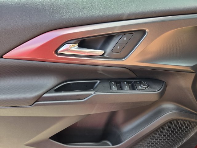 Certified 2026 Chevrolet Equinox EV RS FWD image 17