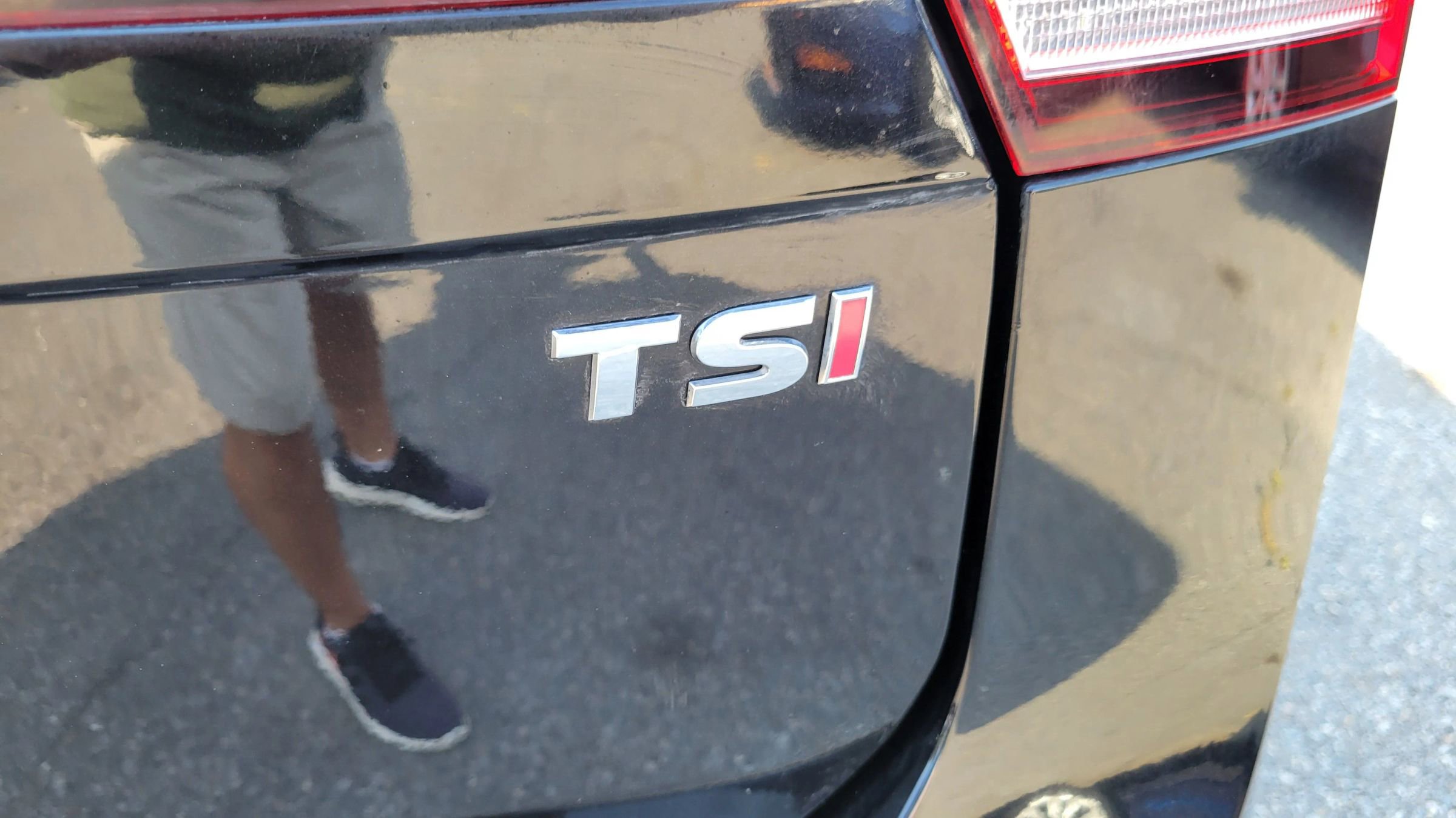 Used 2018 Volkswagen Tiguan S image 5