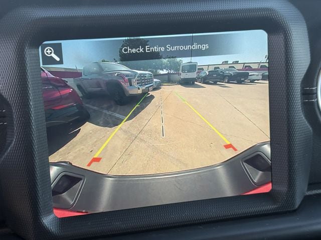 Used 2020 Jeep Gladiator Overland AWD/4WD image 18