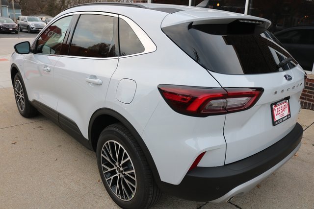New 2025 Ford Escape SE image 4
