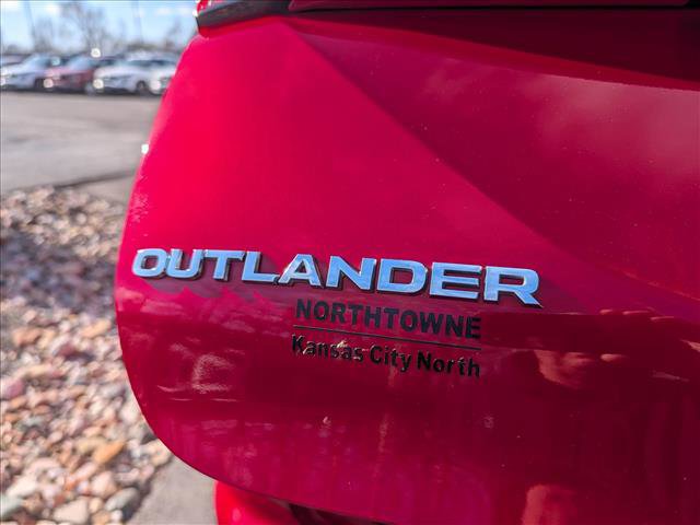 Used 2024 Mitsubishi Outlander SE image 20