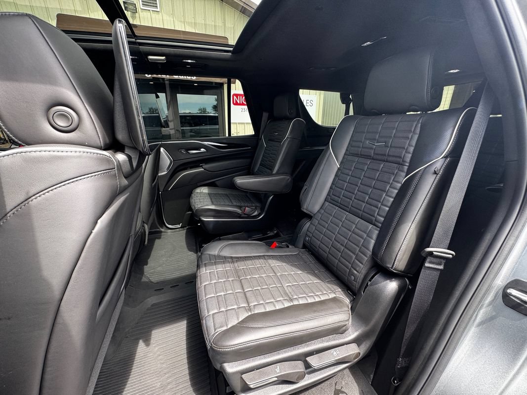 Used 2024 Cadillac Escalade V w/ LPO, ONYX Package AWD/4WD image 48