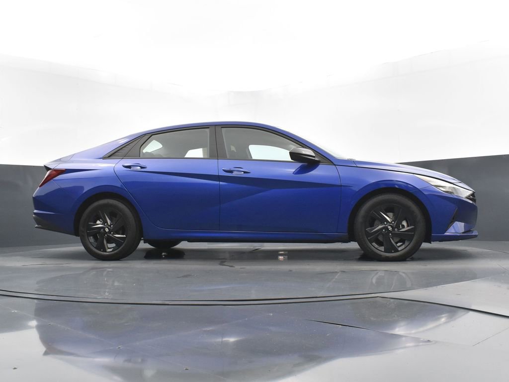 Used 2023 Hyundai Elantra SEL image 21