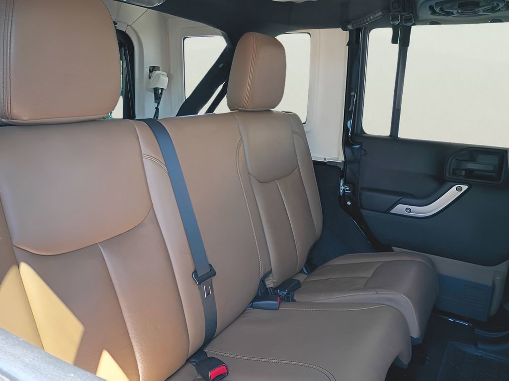 Used 2013 Jeep Wrangler Unlimited Sahara w/ Connectivity Group image 30