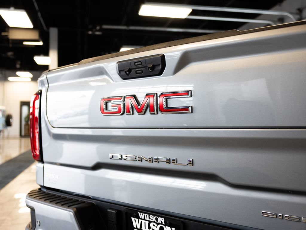Used 2025 GMC Sierra 1500 Denali w/ Denali Reserve Package AWD/4WD image 8