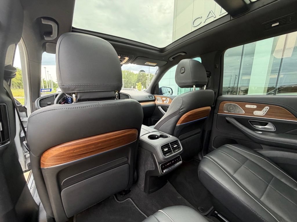 Used 2024 Mercedes-Benz GLS 580 4MATIC image 23