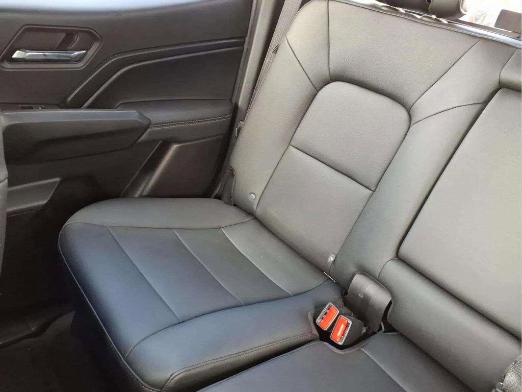 Used 2024 GMC Canyon Elevation w/ Elevation Premium Package image 17