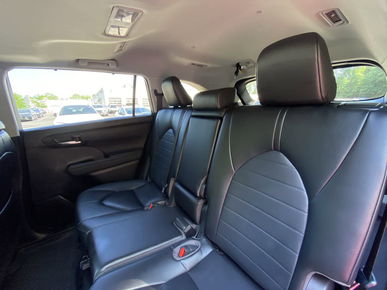 Used 2023 Toyota Highlander XLE AWD/4WD image 26