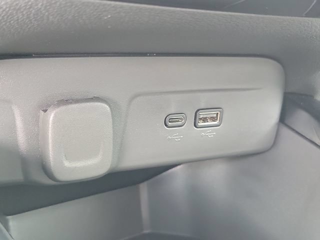 Certified 2025 Chevrolet Trax ACTIV w/ Driver Confidence Package FWD image 32