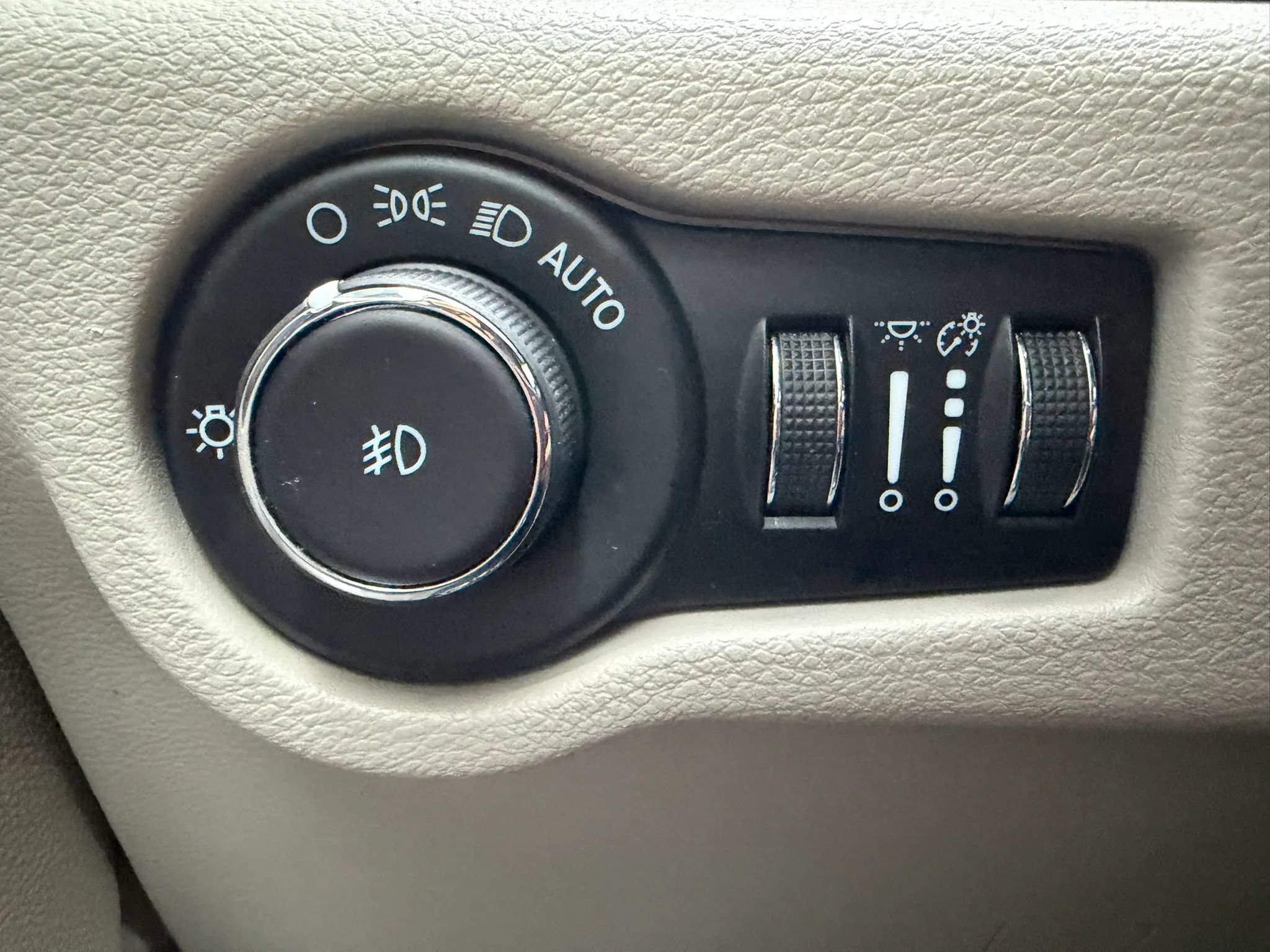 Used 2022 Chrysler Pacifica Touring-L FWD image 21