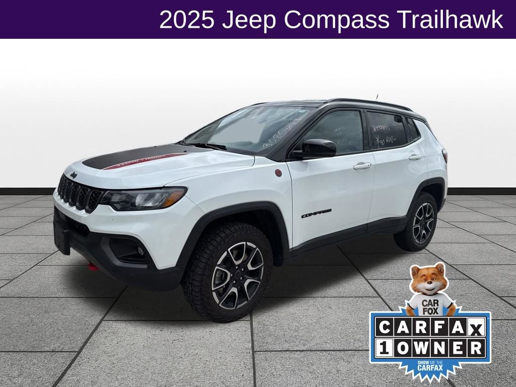Used 2025 Jeep Compass Trailhawk AWD/4WD image 1