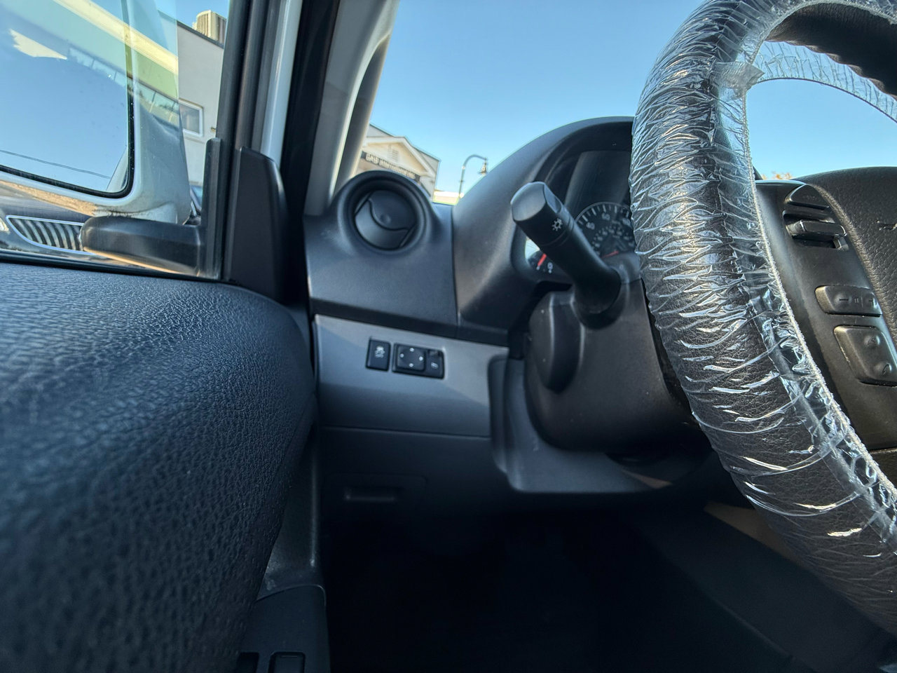 Used 2020 Nissan NV200 SV w/ Sliding Glass Door Package image 18