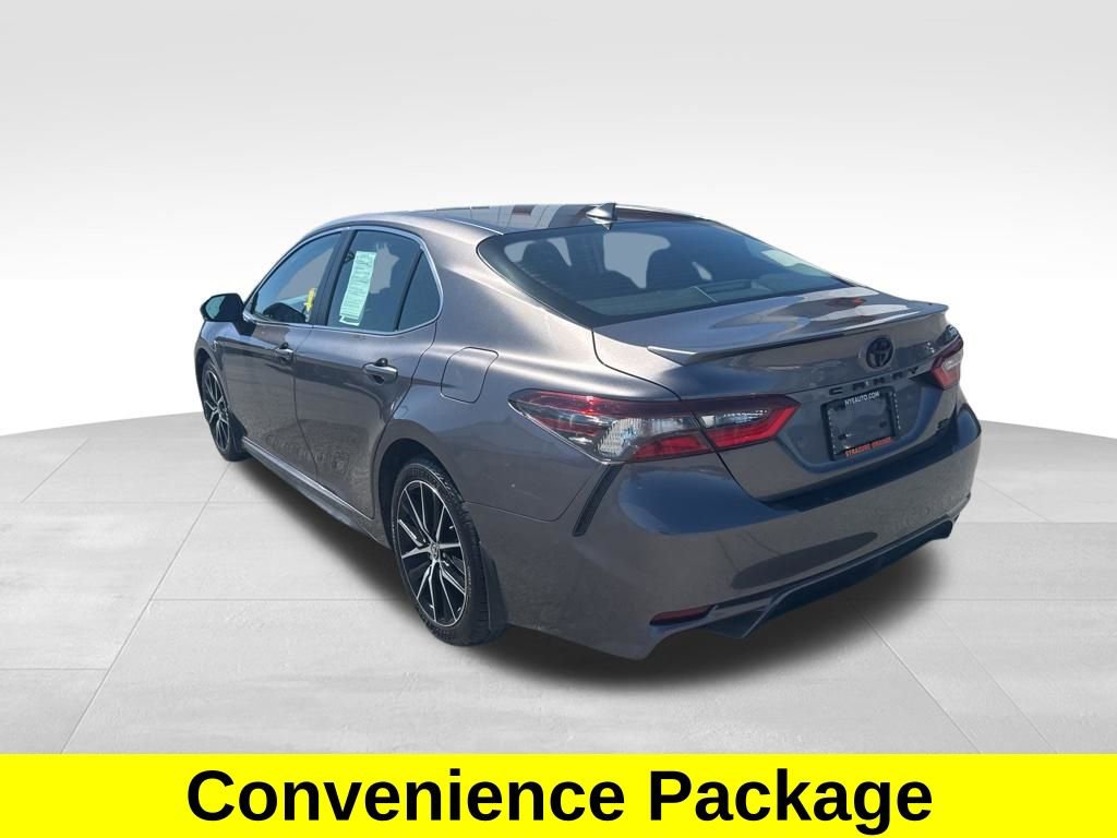 Used 2023 Toyota Camry SE w/ Cold Weather Package AWD/4WD image 3